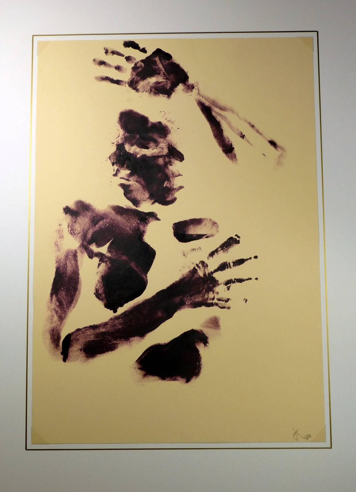 Körperkunst aus Acryl mit Oberkörper, Armen und Gesicht von der amerikanischen Künstlerin Kismine Varner, um 1990. Signiert unten rechts.  

Originalkunstwerk auf Papier auf einem weißen Passepartout mit Goldrand. Die Matte passt in einen Rahmen in