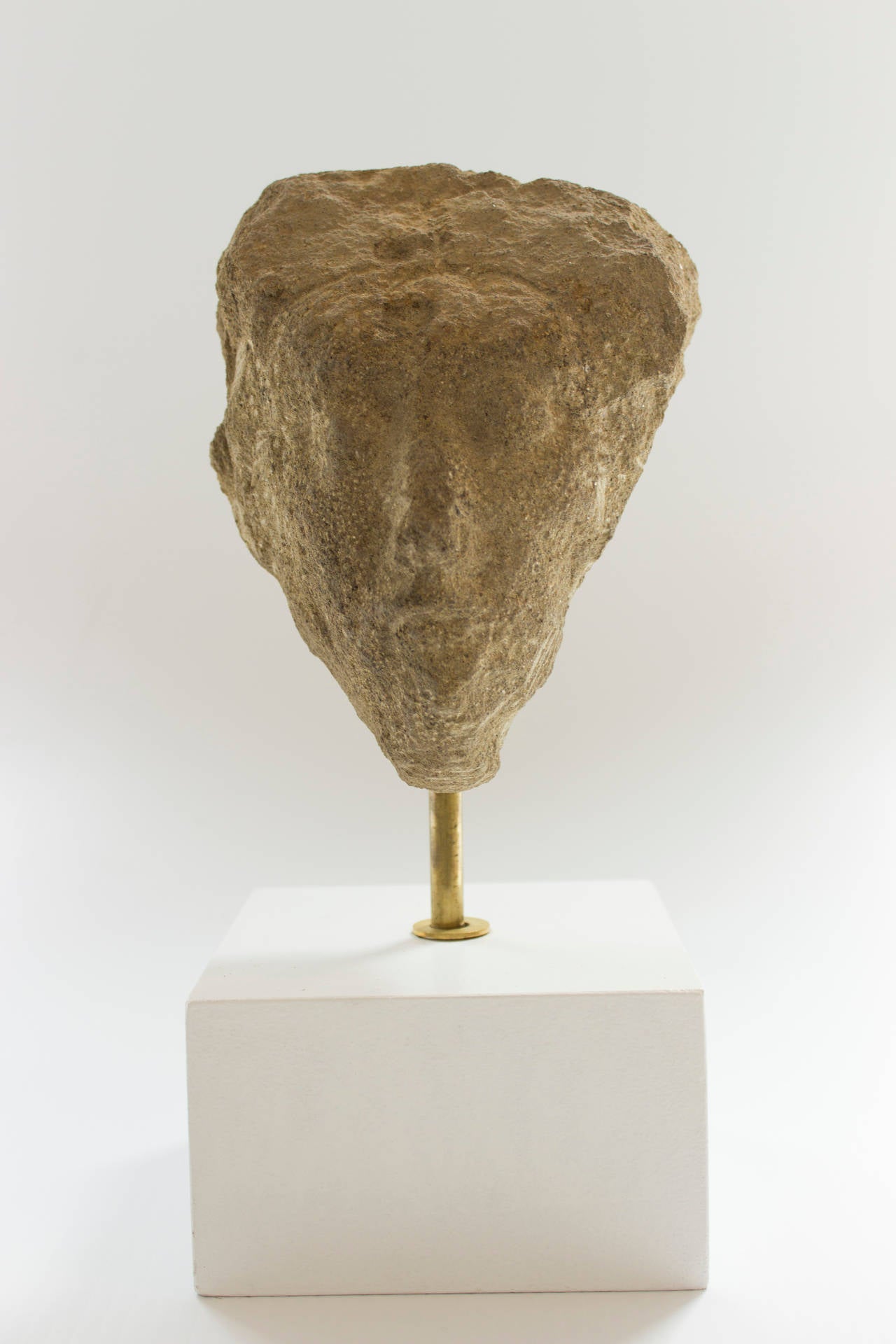 Stone Head 2700 - Sculpture by Nicolas Carone
