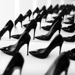 « Women » : photographie en noir et blanc, 31" x 31", tirée à 7 exemplaires, par Olha Stepanian