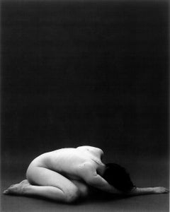 Fotografía de desnudo en blanco y negro «Reset», de 39" x 31", en edición limitada de 7 ejemplares, de Kseniya Vashchenko