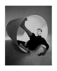 "David Bowie Tube" 1995 Photograph 20x16 in Signed Edition of 50 by Kate Garner