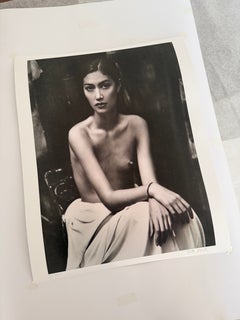 Fotografia "Julia Naked", 20 x 16 pollici, edizione limitata firmata 2/100 di Kate Garner
