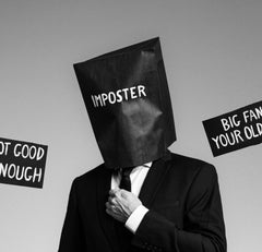 „Imposter-Syndrom“ – Schwarz-Weiß-Fotografie, 30 x 30 Zoll, Auflage: 7 Exemplare, von Brendan North