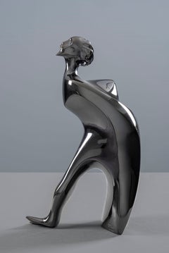 „Hesitant“ – Abstrakte Bronzeskulptur, 14 x 8 x 5 Zoll, Auflage 3/8, von Ahmed Magdy