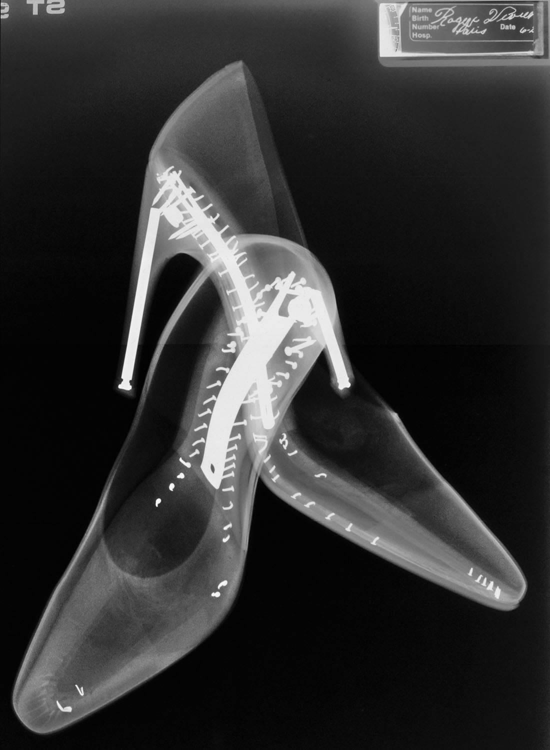 Steve Miller Black and White Photograph – Stiletto