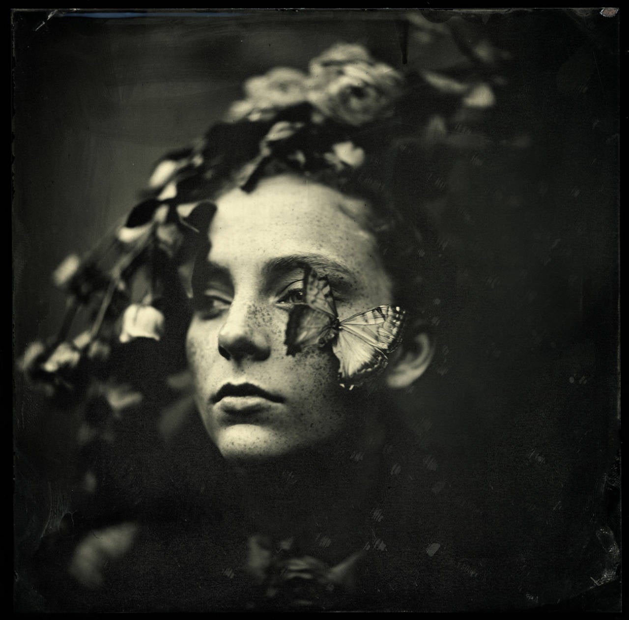 Black and White Photograph di Mark Sink - Eva e Butterfly
