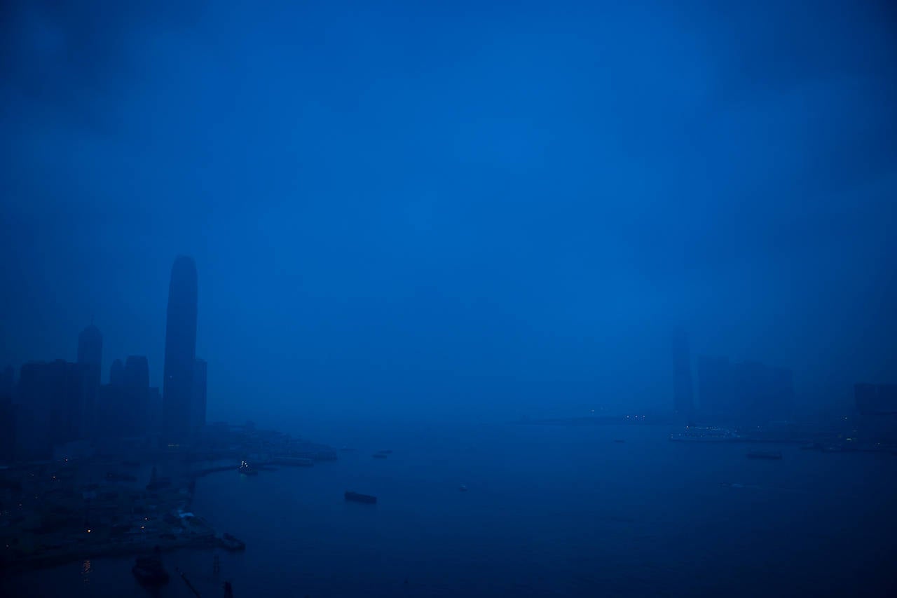 Michael McLaughlin Color Photograph – Viktorianischer Hafen, Hongkong