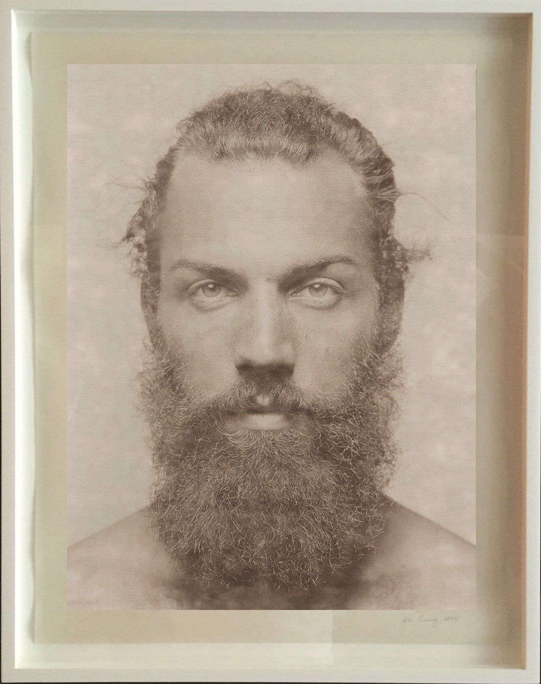 Erwähnungen des Künstlers (Braun), Portrait Photograph, von Jose Picayo