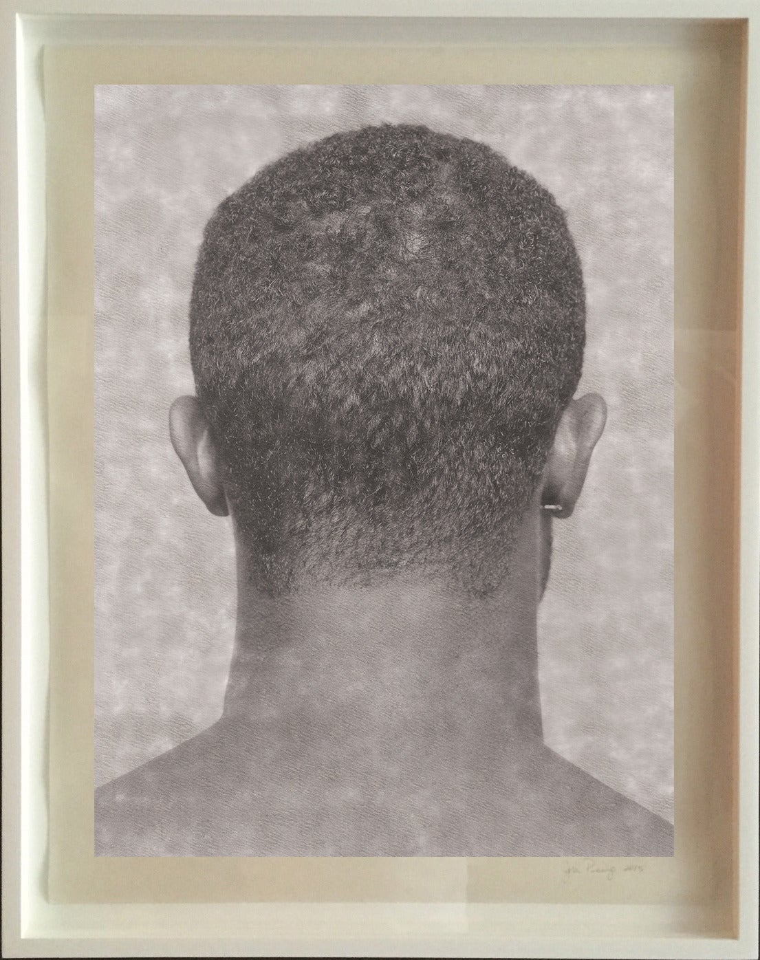 Erwähnungsstücke (Grau), Portrait Photograph, von Jose Picayo