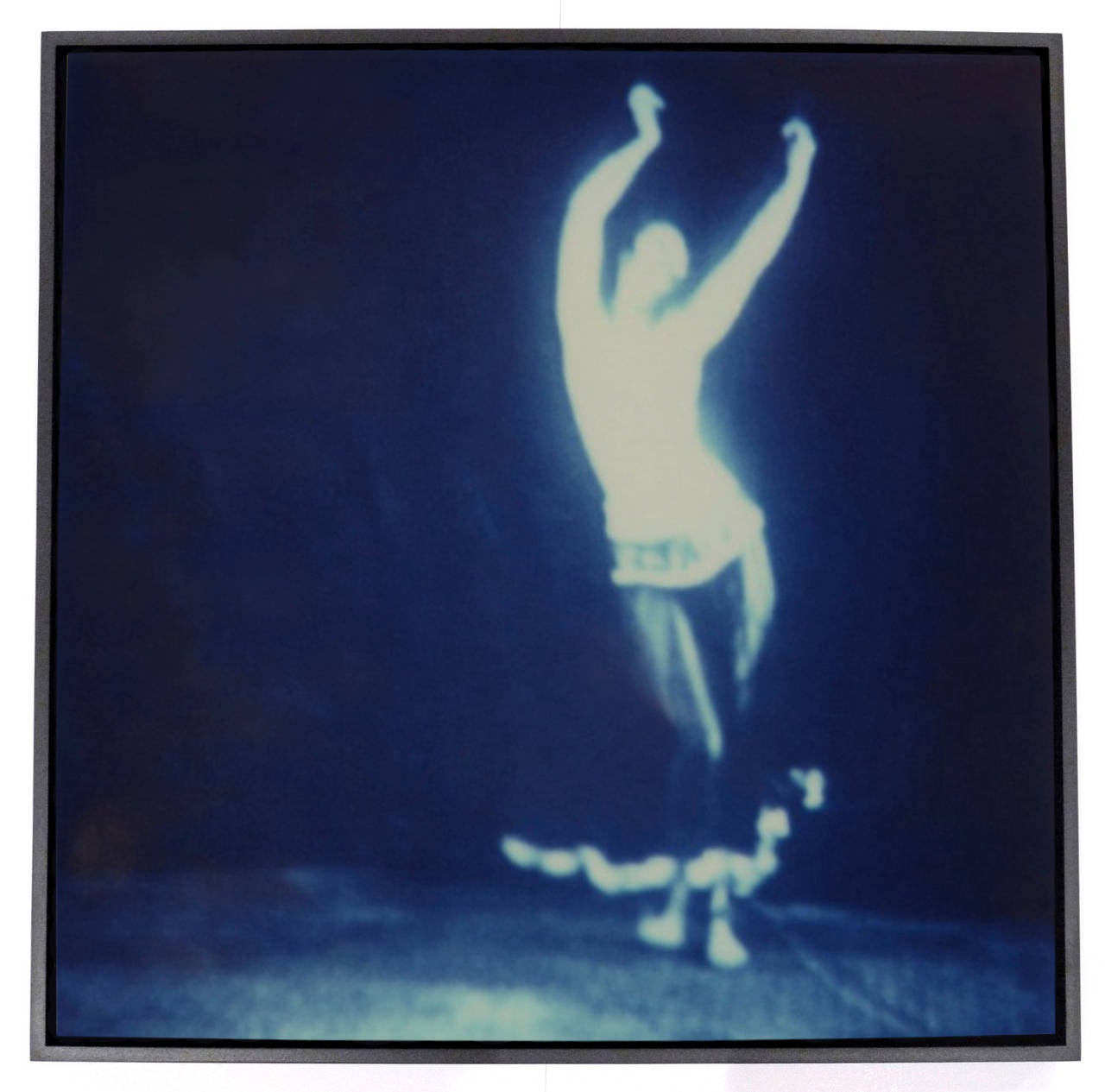 La Luna - Photograph di Victoria Goldman