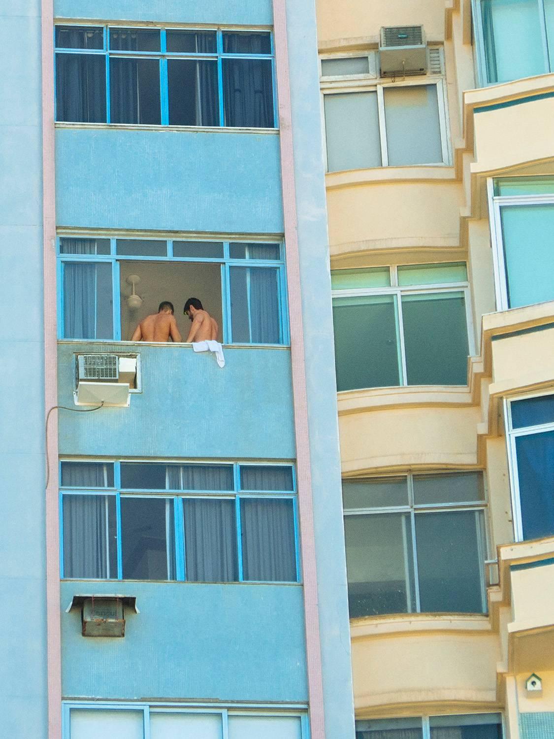 Leonardo Pucci Figurative Photograph - Rio de Janeiro 2:08PM, Brazil