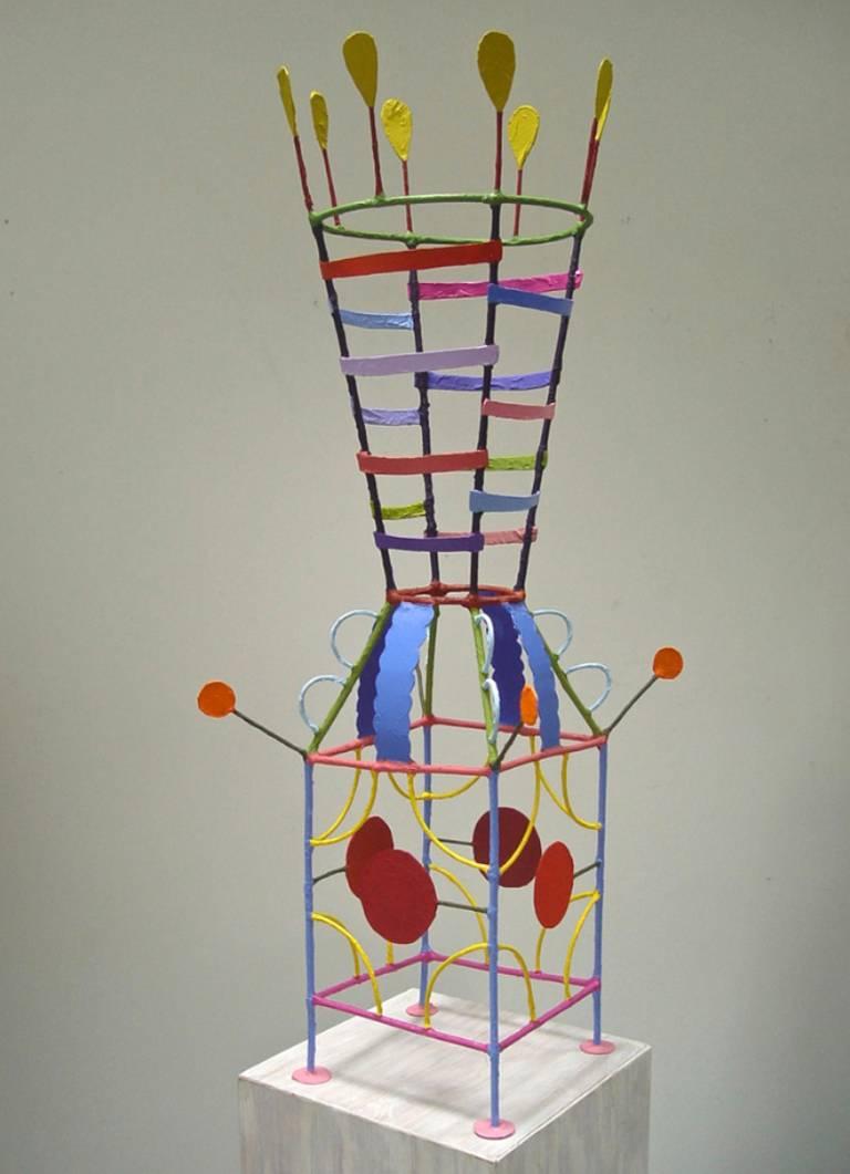 Tom Nussbaum Abstract Sculpture – Queenie aus Queenie