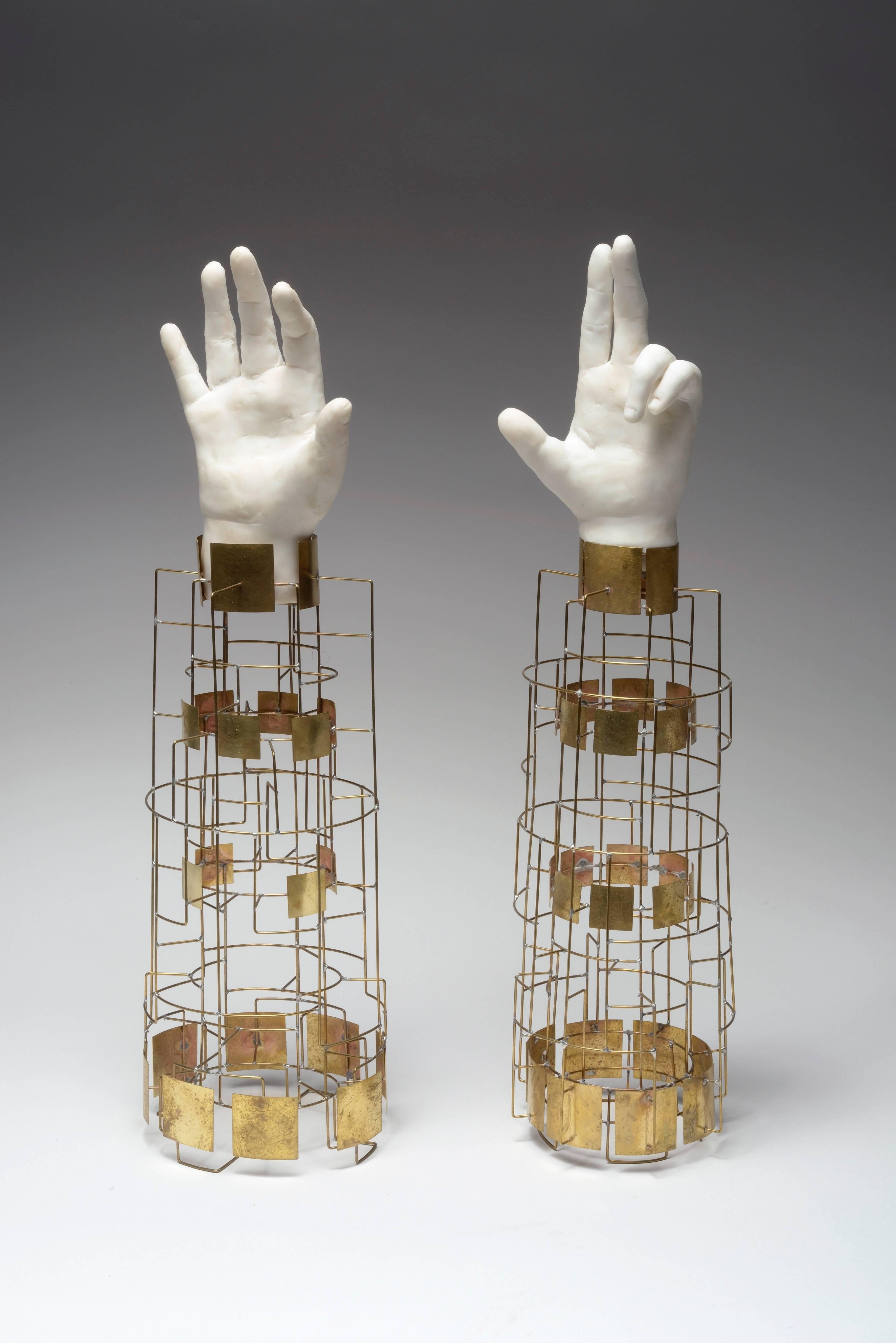 Agnes Baillon Figurative Sculpture - Mains Reliquaires