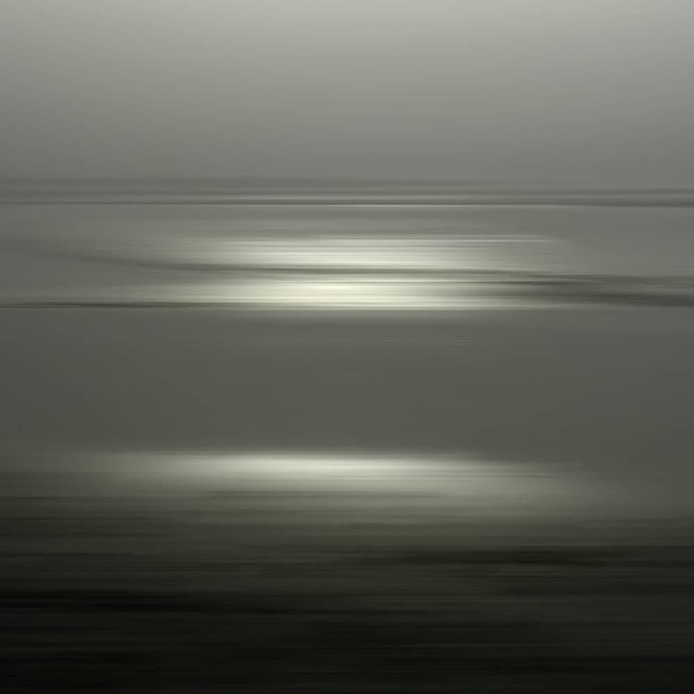 Dale Johnson Landscape Photograph – Silber