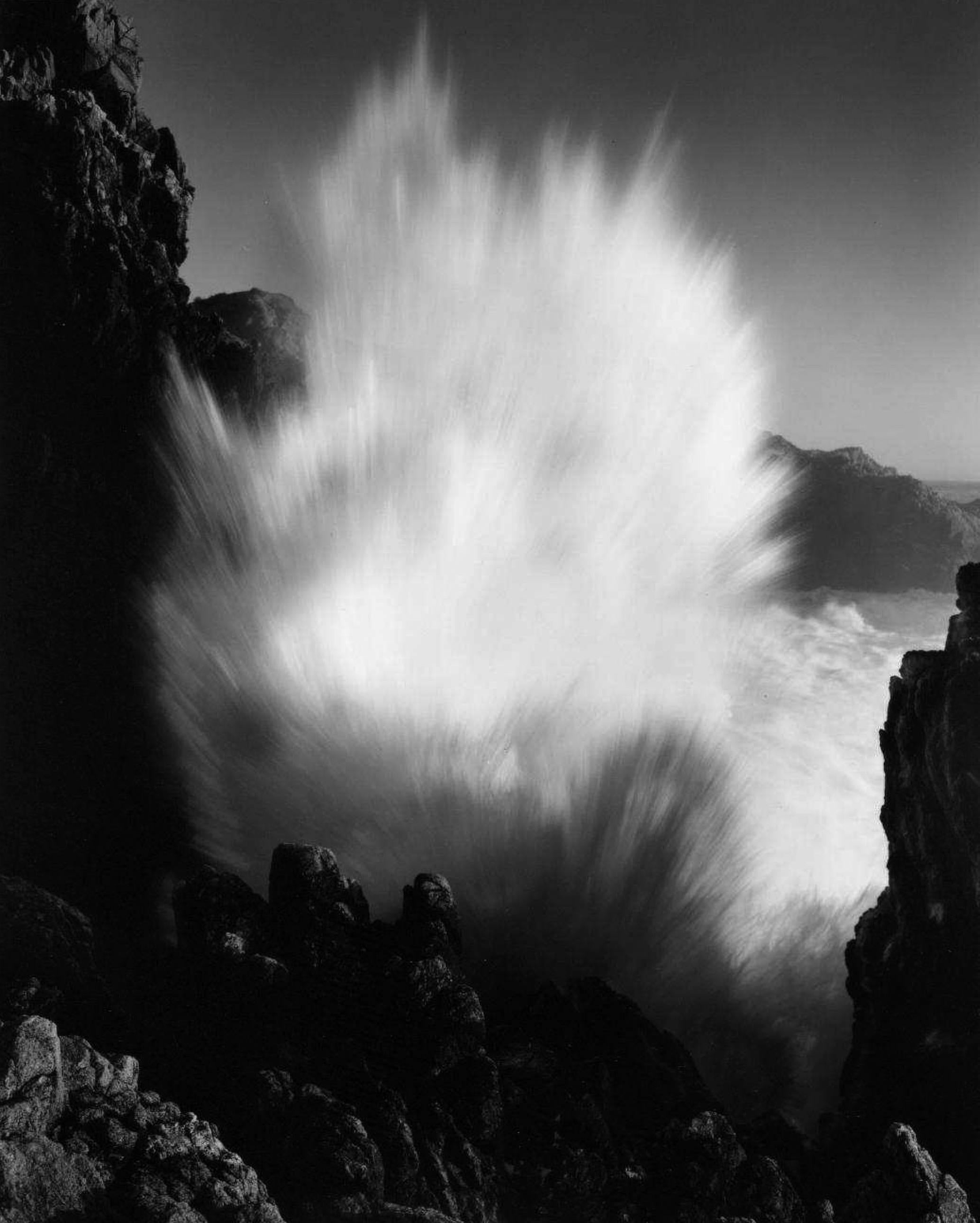 Bob Kolbrener Black and White Photograph – Rock Covers Paper, Studie 1