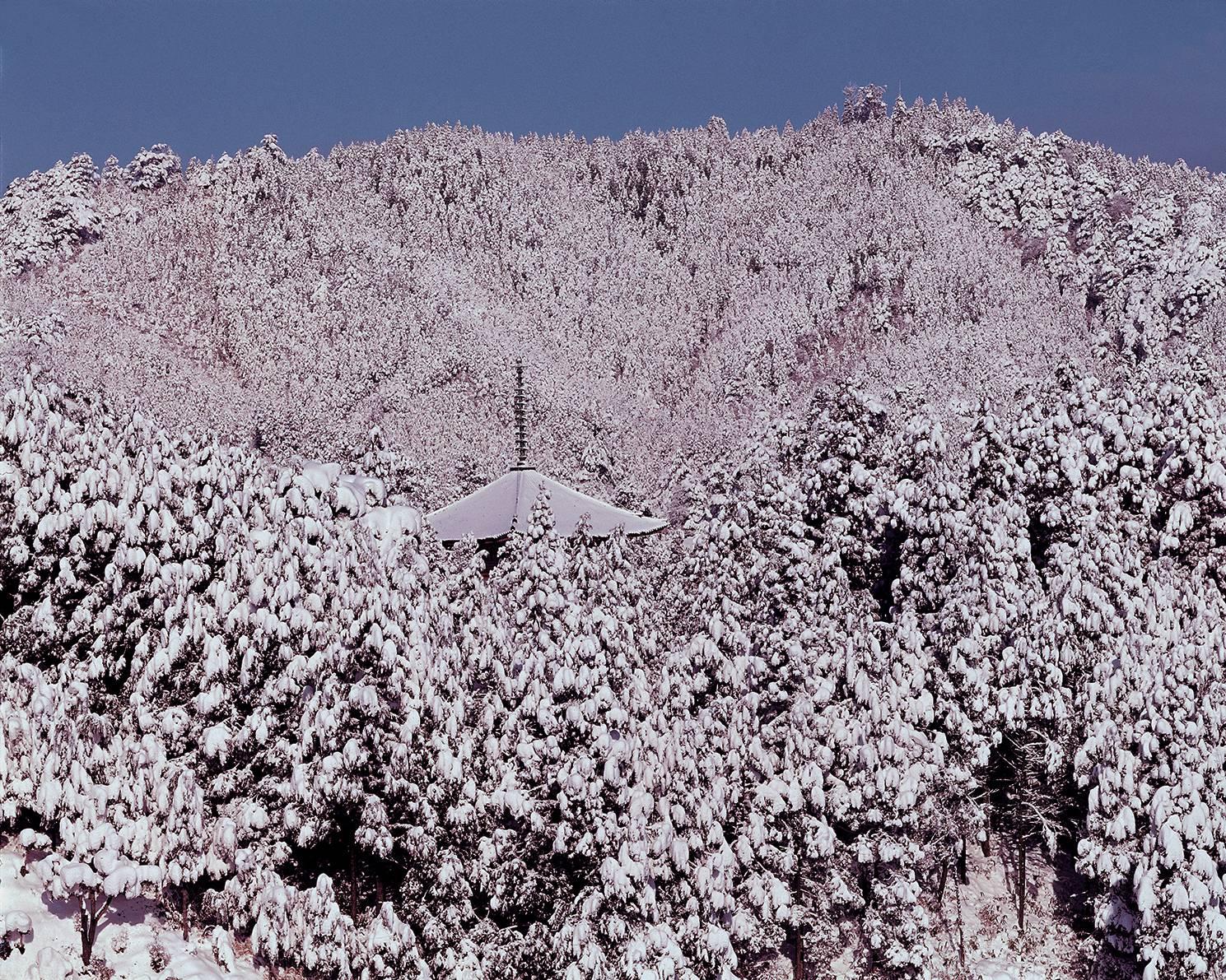 Yoshimitsu Nagasaka Color Photograph - Snow Covered Temple