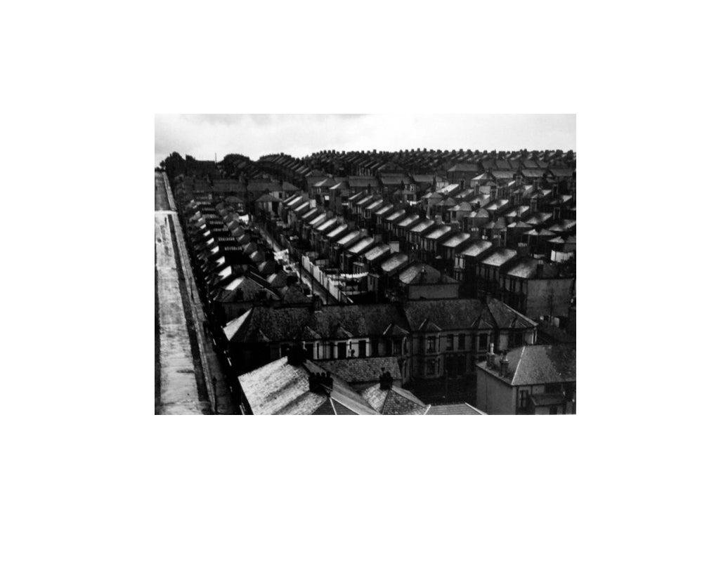 Black and White Photograph Bill Brandt - novembre dans la banlieue