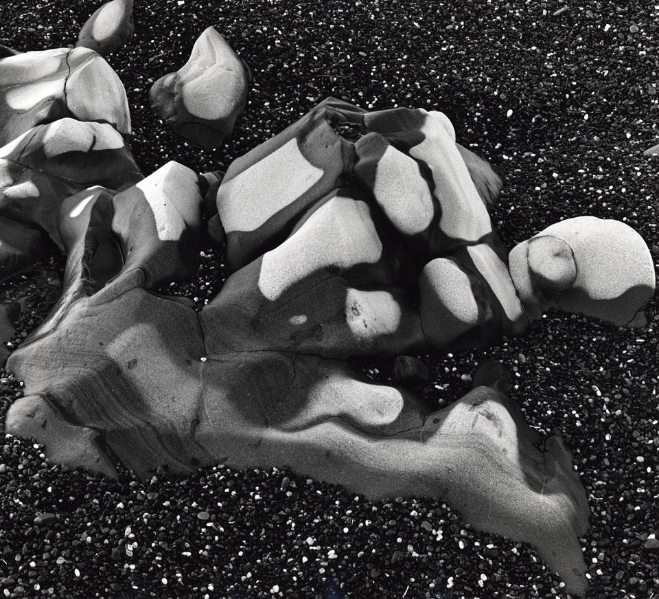 Abstract Photograph Brett Weston - Les roches de plage