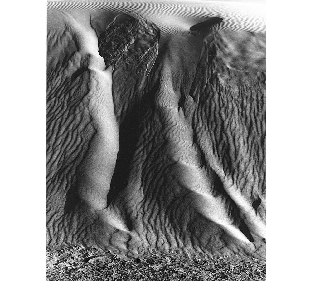 Abstract Photograph di Brett Weston - Sabbie Bianche ~ Dune