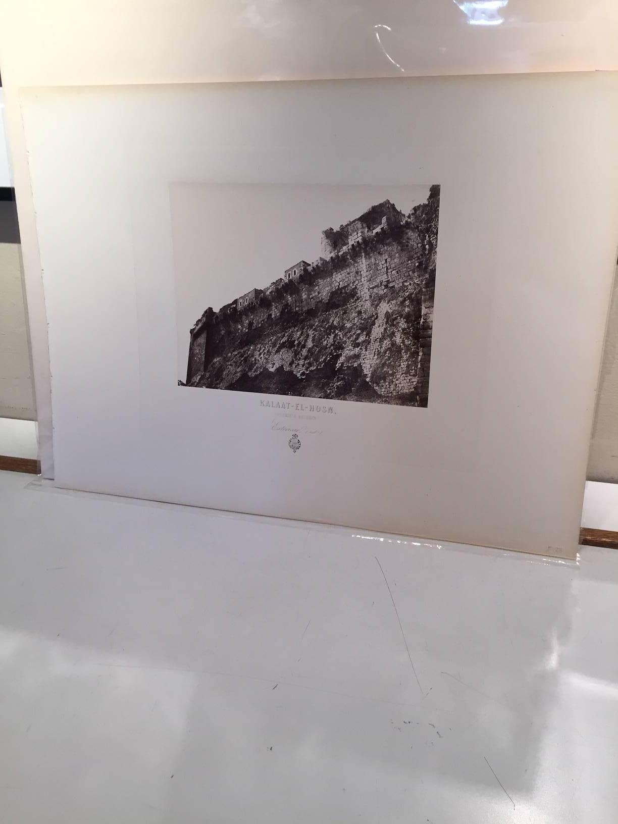 Kalaat-El-Hosn, Premiere Enciente – Photograph von Louis de Clercq