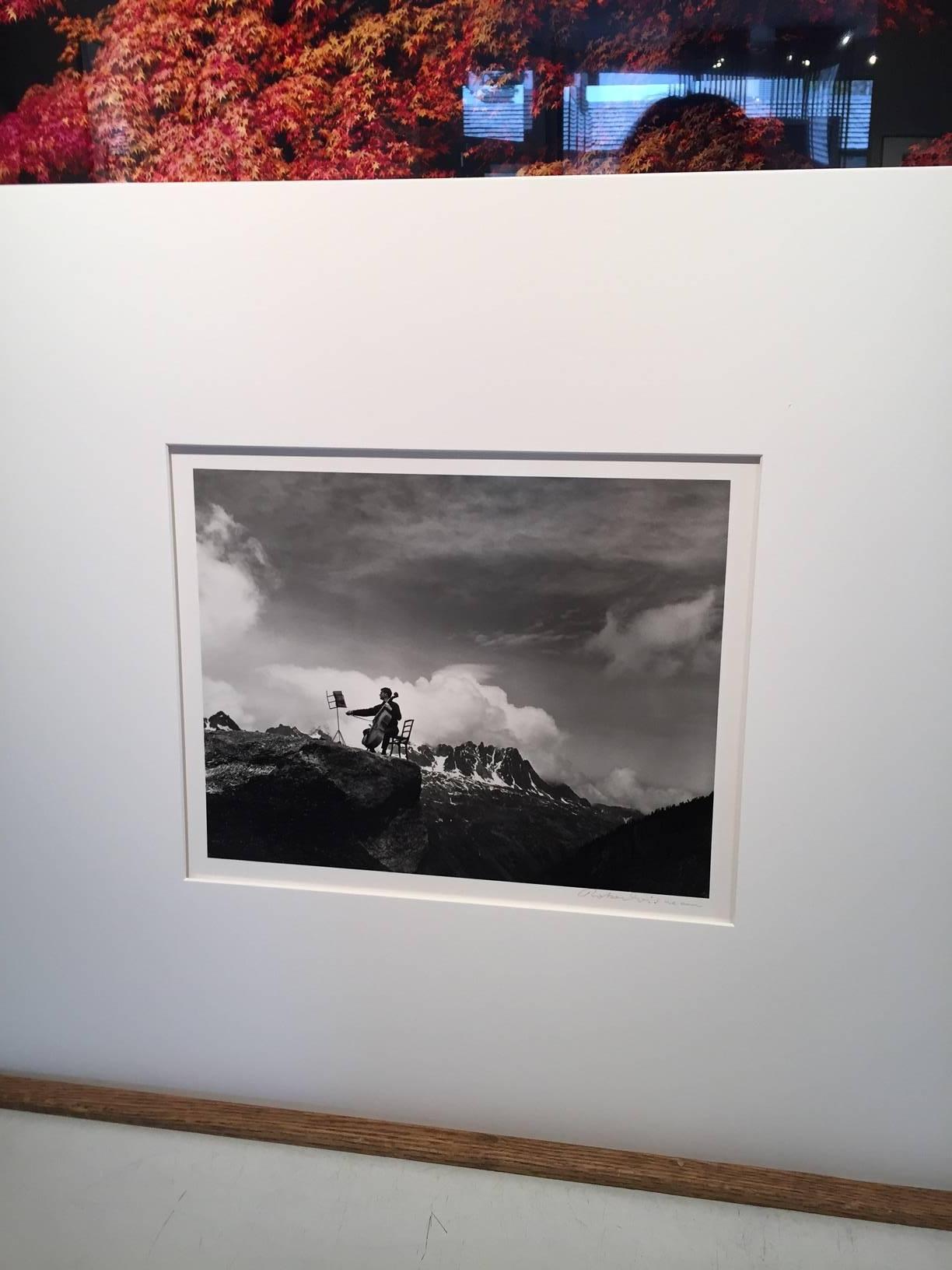 Musique de chambre (Maurice Baquet) - Photograph de Robert Doisneau