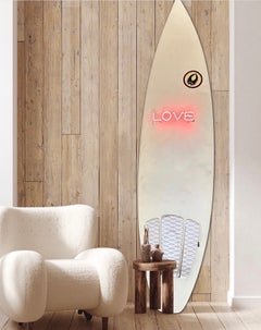 Love n° 2 - Néon sur planche de surf en résine époxy