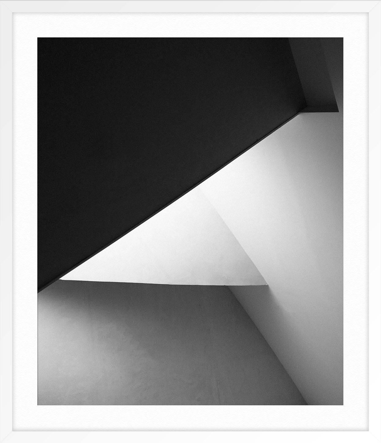 Corazón 02 - Abstract Photograph Gris de Kim Holtermand
