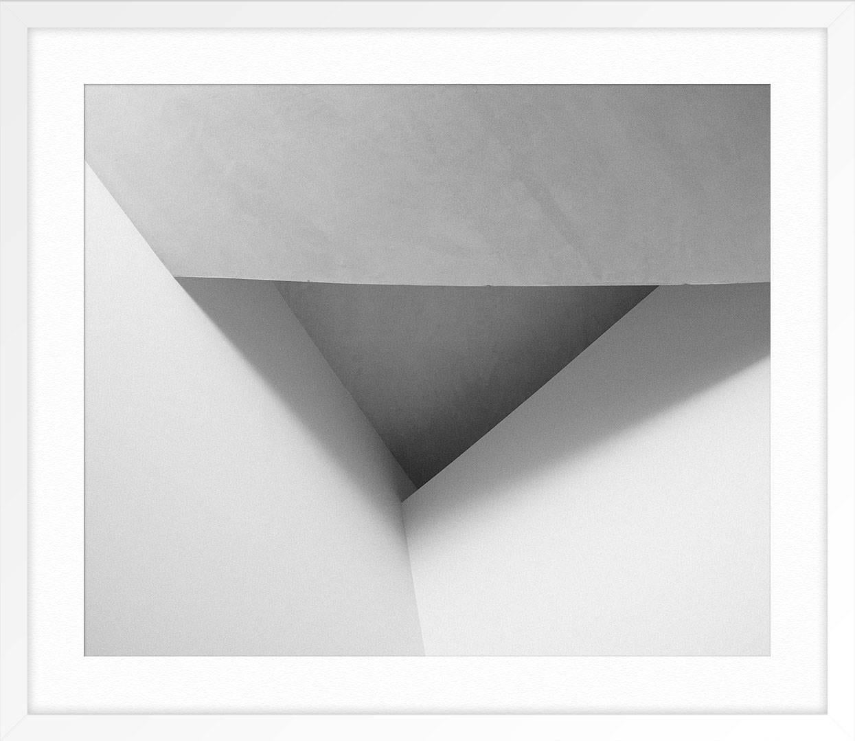 Cœur 03 - Gris Abstract Photograph par Kim Holtermand