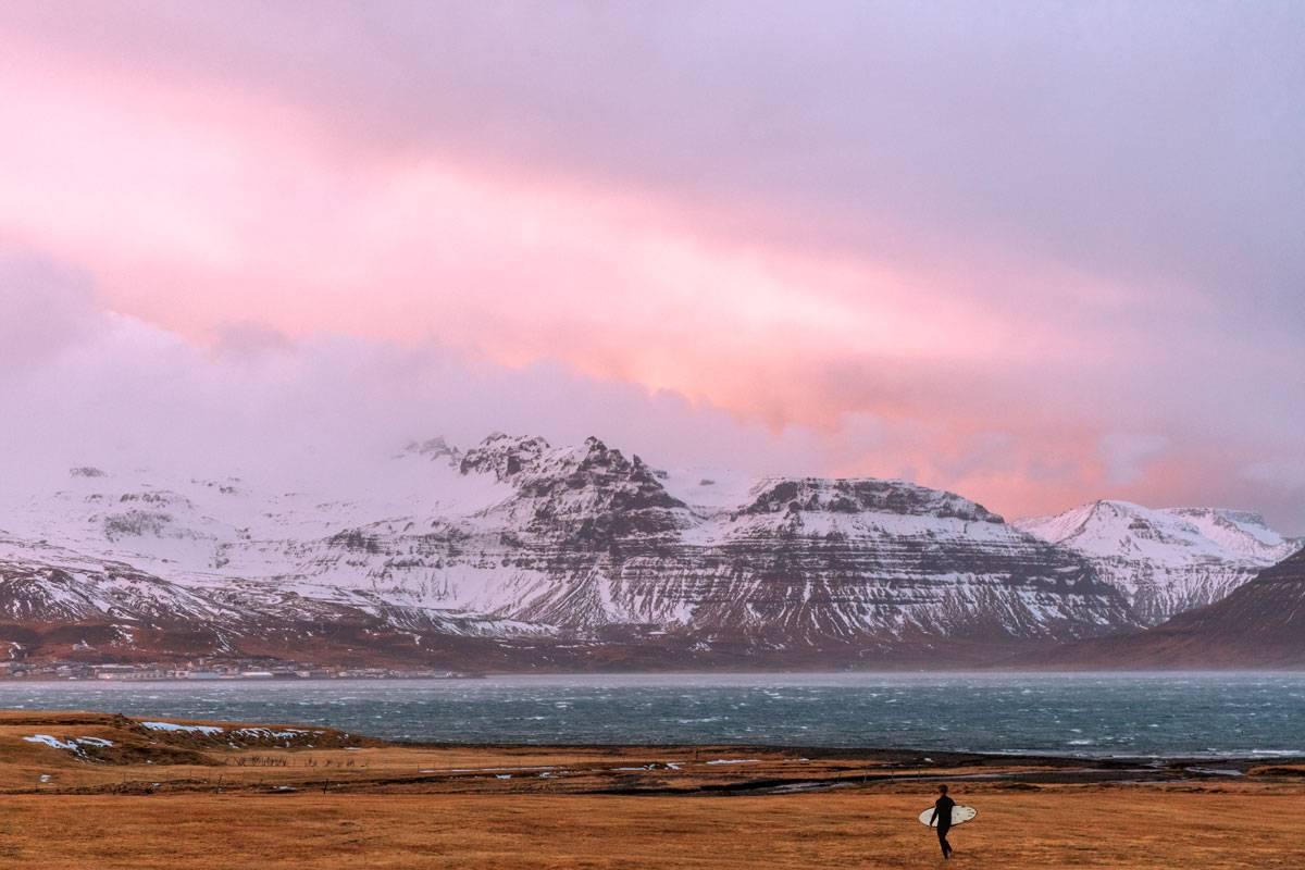 Ludwig Favre Landscape Print - Icelandic Surfing