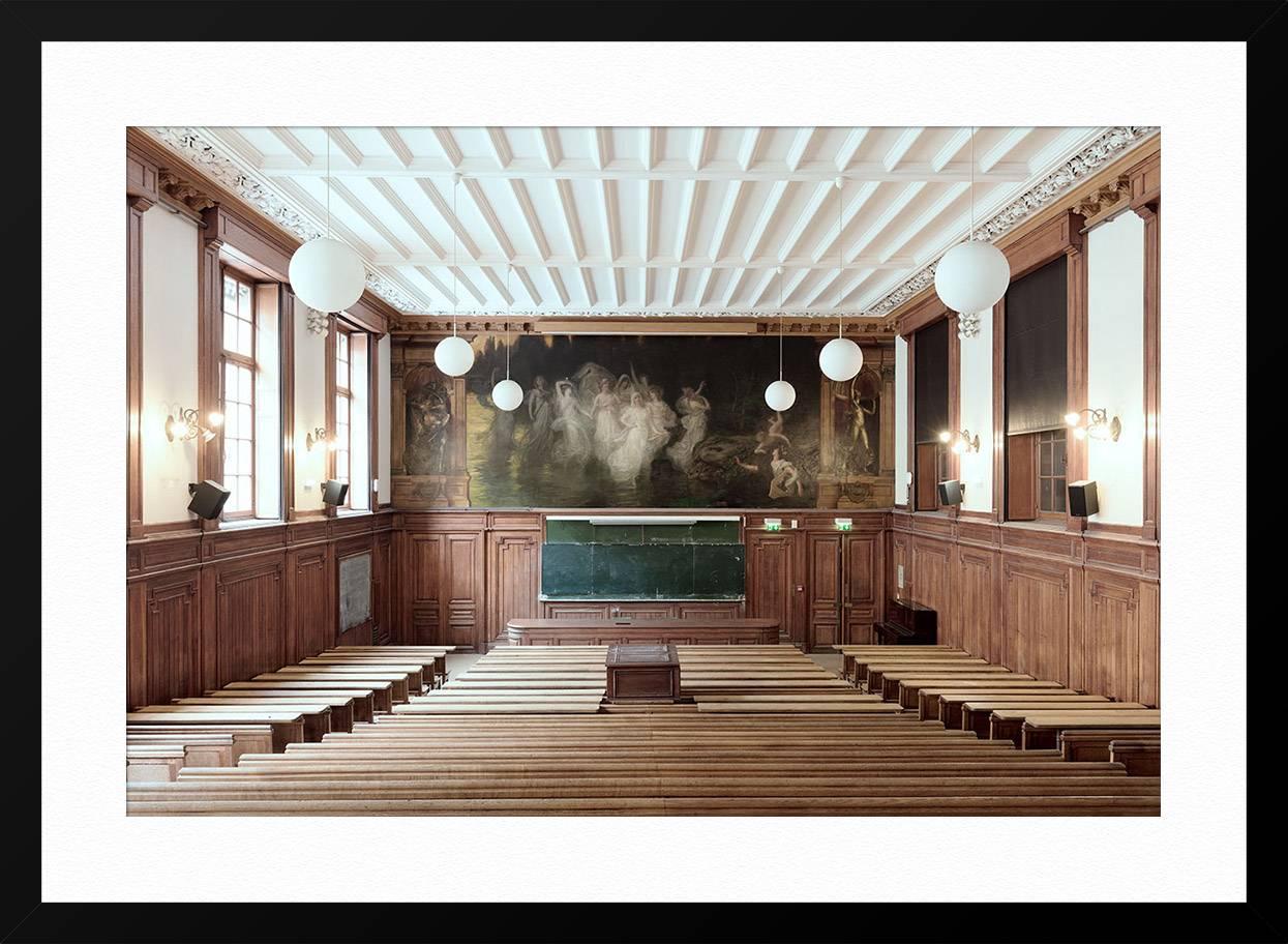 ABOUT THIS PIECE :French photographer Ludwig Favre continues his series on empty architectural spaces at La Sorbonne. Our curators recommend the work large format and framed in simple white or black wood.

ABOUT THIS ARTIST: Photographer Ludwig