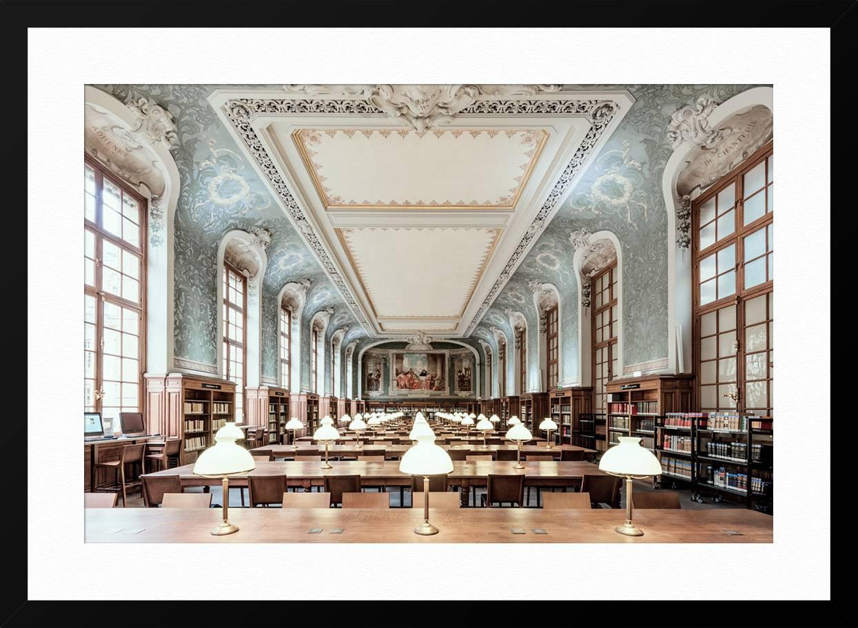 ABOUT THIS PIECE :French photographer Ludwig Favre continues his series on empty architectural spaces at La Sorbonne. ArtStar's curators recommend the work large format and framed in simple white or black wood.

ABOUT THIS ARTIST: Photographer