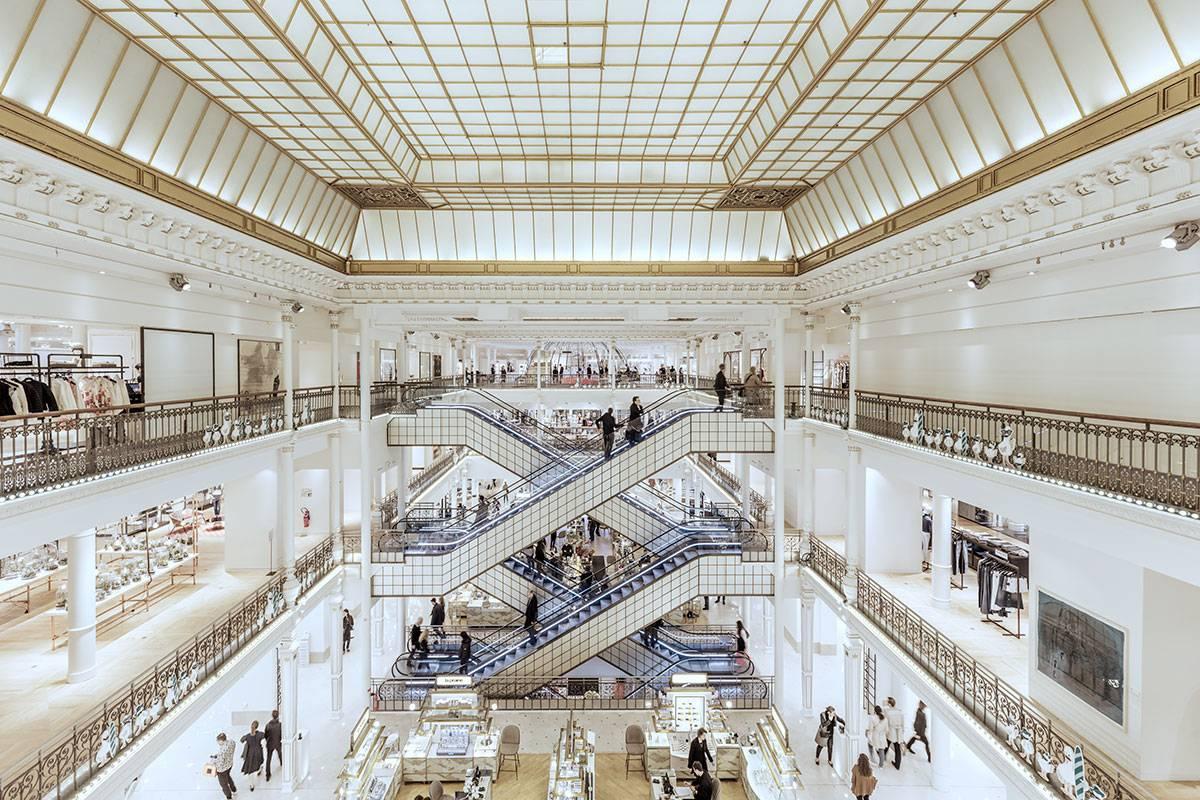 Ludwig Favre Color Photograph - Rive Gauche