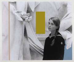 Alexandra in Met Receiving Flowers (and Colors)