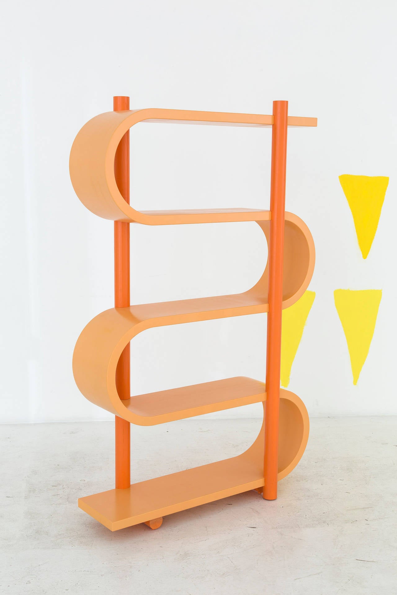 squiggle bookshelf