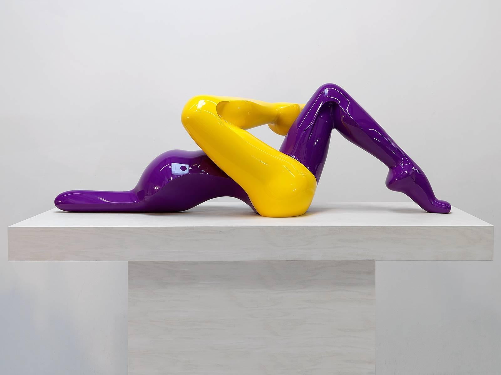 Stingray - Sculpture by Roger Reutimann