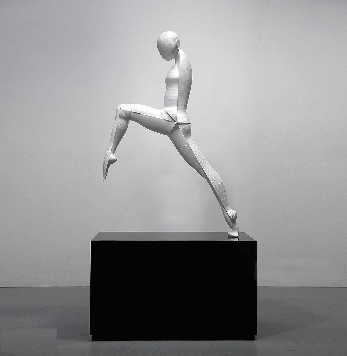 Perception Grace - Sculpture by Roger Reutimann