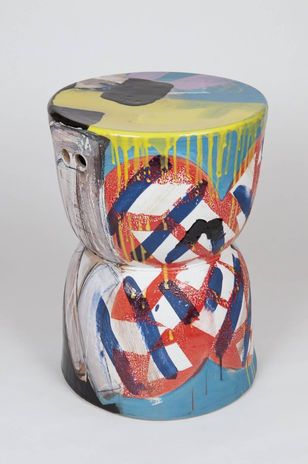 Hourglass garden stool - Sculpture by Reinaldo Sanguino