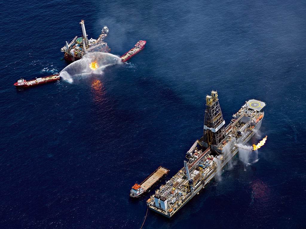 Edward Burtynsky Landscape Photograph - Oil Spill #12, Q4000 Drilling Platform and Discoverer Enterprise, Gulf of Mexico