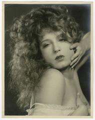 Lili Damita