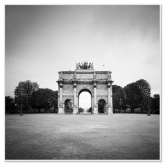 Arco del Triunfo del Carrousel – París, Francia – Fotografía en blanco y negro