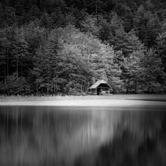 Holzboothaus, Langbathsee, Österreich, Schwarz-Weiß-Kunstfotografie