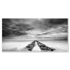 Molo roccioso, Studio panoramico 1 – Italia, Fotografia in bianco e nero di un paesaggio marino
