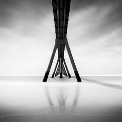 Pier „Wharf de la Salie“, Frankreich – Minimalistische, monochrome Meereslandschaftsfotografie