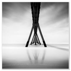 Pier „Wharf de la Salie“, Frankreich – Minimalistische, monochrome Meereslandschaftsfotografie