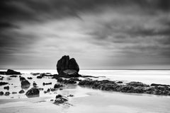 Studio 1: Rocce sulla riva – Francia, fotografia in bianco e nero di paesaggi marini