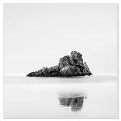 Rock on the Beach, Golfo di Biscaglia, Spagna, foto in bianco e nero in edizione limitata