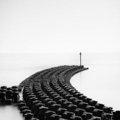 Estudio n.º 1 de Cobbolds Point – Inglaterra, fotografía en blanco y negro de un paisaje marino, edición limitada