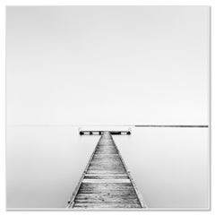 Pier-Studie 1 – Neusiedler See, Österreich, minimalistische Schwarz-Weiß-Analogaufnahme