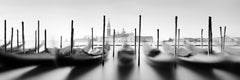 Basilique et gondole, Venise, photographie panoramique noir et blanc, paysage