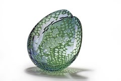 „The First Leaf“ von Mark Leputa, 12,5 x 13,5 x 5,5, Glasskulptur